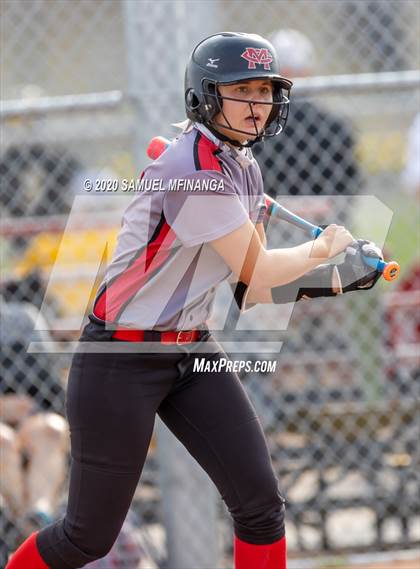 Thumbnail 2 in McCook vs. Lincoln East photogallery.