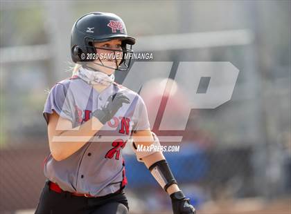 Thumbnail 3 in McCook vs. Lincoln East photogallery.