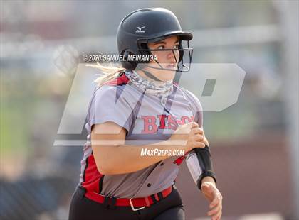 Thumbnail 3 in McCook vs. Lincoln East photogallery.
