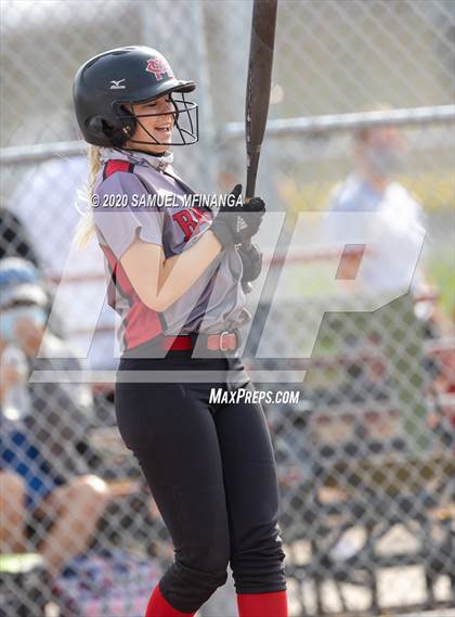 Thumbnail 3 in McCook vs. Lincoln East photogallery.