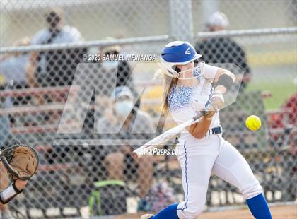 Thumbnail 3 in McCook vs. Lincoln East photogallery.