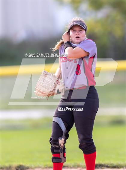 Thumbnail 2 in McCook vs. Lincoln East photogallery.
