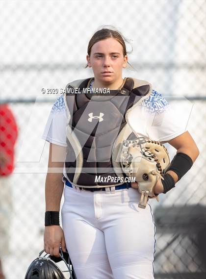 Thumbnail 2 in McCook vs. Lincoln East photogallery.