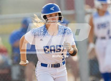 Thumbnail 2 in McCook vs. Lincoln East photogallery.