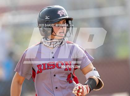 Thumbnail 3 in McCook vs. Lincoln East photogallery.