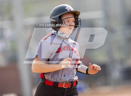 Thumbnail 3 in McCook vs. Lincoln East photogallery.