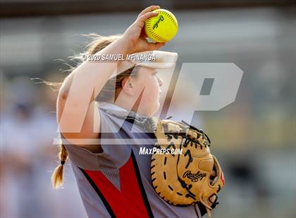 Thumbnail 1 in McCook vs. Lincoln East photogallery.