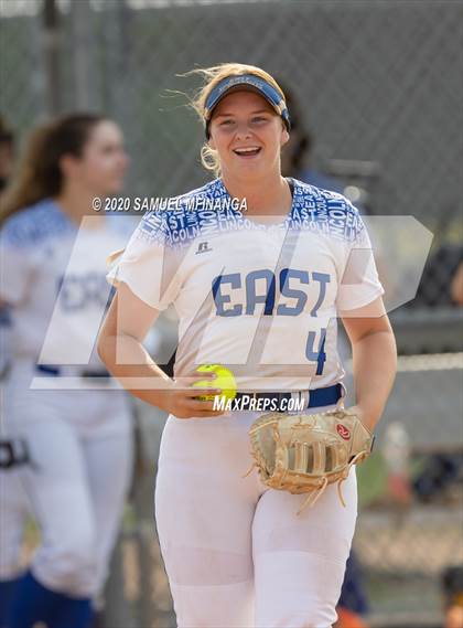 Thumbnail 3 in McCook vs. Lincoln East photogallery.
