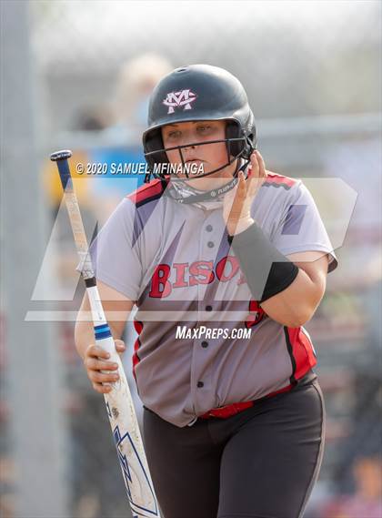 Thumbnail 2 in McCook vs. Lincoln East photogallery.
