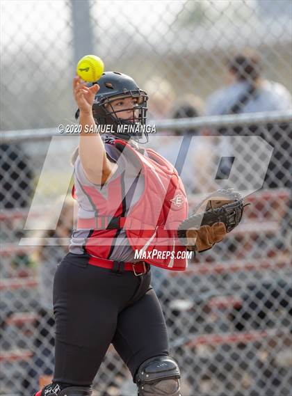 Thumbnail 1 in McCook vs. Lincoln East photogallery.