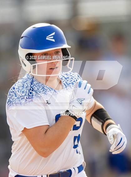 Thumbnail 3 in McCook vs. Lincoln East photogallery.