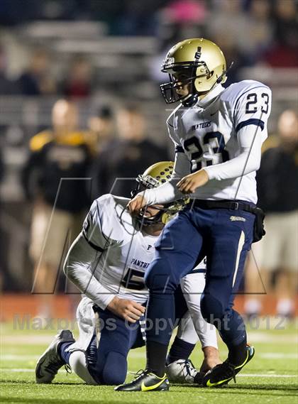 Thumbnail 3 in Thomas Jefferson vs Franklin Regional (WPIAL Class AAA Quarterfinal) photogallery.