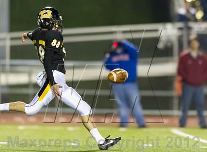 Thumbnail 2 in Thomas Jefferson vs Franklin Regional (WPIAL Class AAA Quarterfinal) photogallery.
