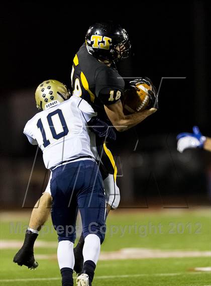Thumbnail 3 in Thomas Jefferson vs Franklin Regional (WPIAL Class AAA Quarterfinal) photogallery.