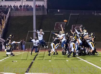 Thumbnail 1 in Thomas Jefferson vs Franklin Regional (WPIAL Class AAA Quarterfinal) photogallery.
