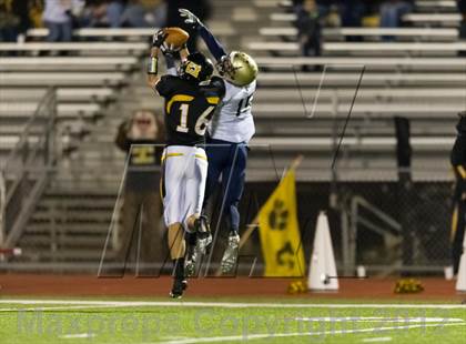 Thumbnail 2 in Thomas Jefferson vs Franklin Regional (WPIAL Class AAA Quarterfinal) photogallery.