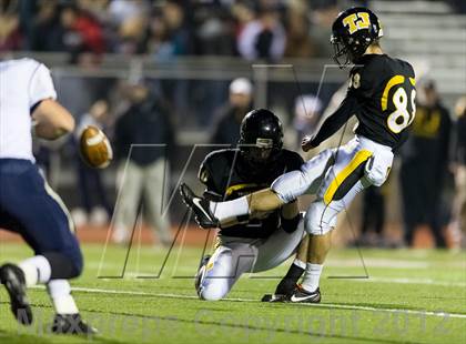 Thumbnail 2 in Thomas Jefferson vs Franklin Regional (WPIAL Class AAA Quarterfinal) photogallery.