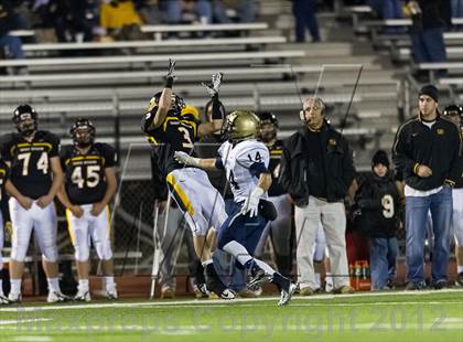 Thumbnail 2 in Thomas Jefferson vs Franklin Regional (WPIAL Class AAA Quarterfinal) photogallery.