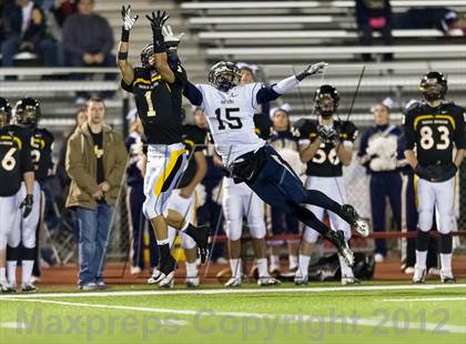 Thumbnail 3 in Thomas Jefferson vs Franklin Regional (WPIAL Class AAA Quarterfinal) photogallery.
