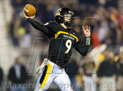 Thumbnail 3 in Thomas Jefferson vs Franklin Regional (WPIAL Class AAA Quarterfinal) photogallery.