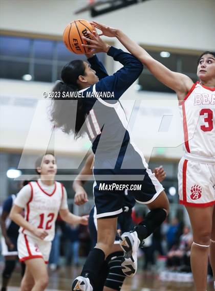 Thumbnail 2 in Leuzinger vs Burroughs (West Coast Holiday Tournament) photogallery.