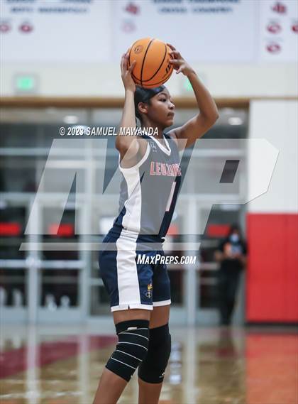 Thumbnail 3 in Leuzinger vs Burroughs (West Coast Holiday Tournament) photogallery.