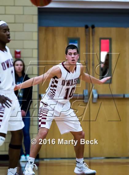 Thumbnail 3 in Helias vs Owasso (Machens Great 8 Classic) photogallery.