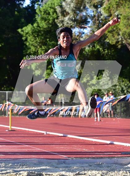 Thumbnail 1 in CCS Top 8 Los Gatos (Triple Jump) photogallery.
