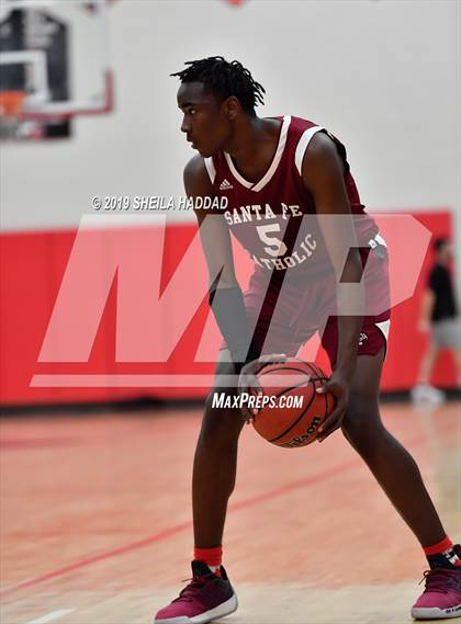 Thumbnail 2 in Santa Fe Catholic vs Carrollwood Day (Sun Bash Tournament) photogallery.