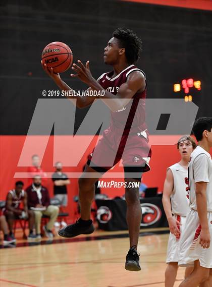 Thumbnail 3 in Santa Fe Catholic vs Carrollwood Day (Sun Bash Tournament) photogallery.