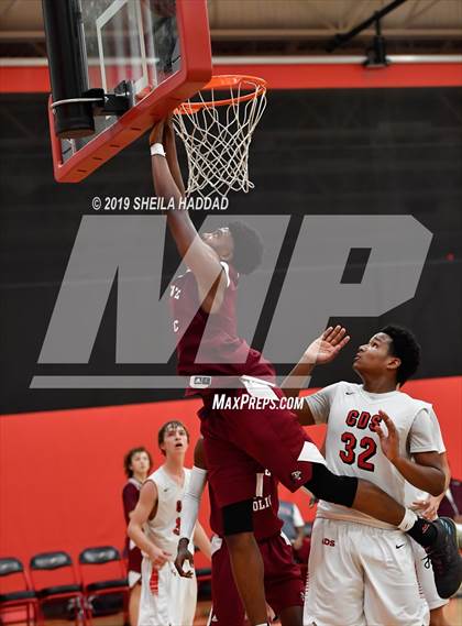 Thumbnail 1 in Santa Fe Catholic vs Carrollwood Day (Sun Bash Tournament) photogallery.