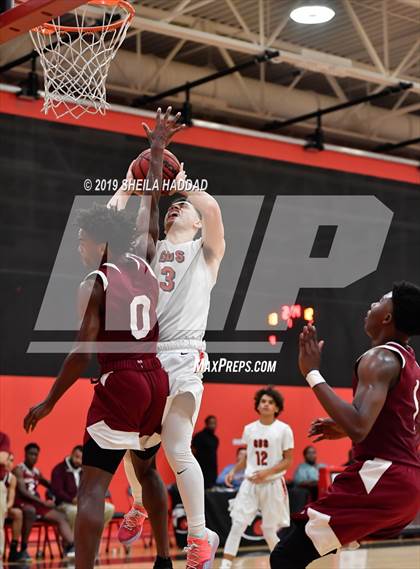 Thumbnail 3 in Santa Fe Catholic vs Carrollwood Day (Sun Bash Tournament) photogallery.