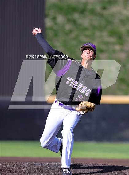 Thumbnail 2 in Holy Family vs. Severance (CHSAA 4A Semifinal) photogallery.