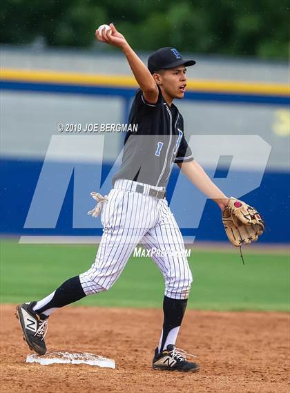 Thumbnail 3 in Clovis vs. Frontier (CIF CS D1 Final) photogallery.