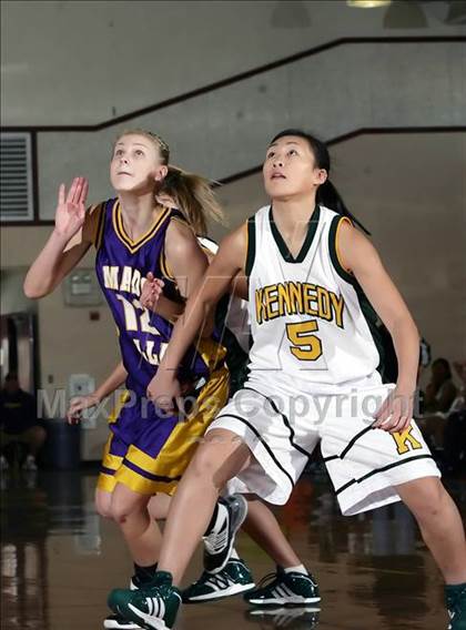 Thumbnail 2 in Amador Valley vs. Kennedy (West Coast Jamboree) photogallery.