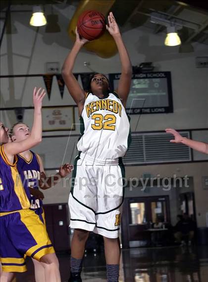 Thumbnail 2 in Amador Valley vs. Kennedy (West Coast Jamboree) photogallery.