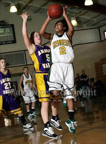 Thumbnail 3 in Amador Valley vs. Kennedy (West Coast Jamboree) photogallery.