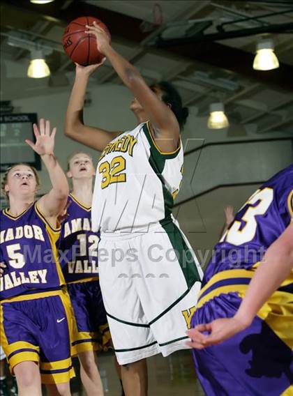 Thumbnail 3 in Amador Valley vs. Kennedy (West Coast Jamboree) photogallery.