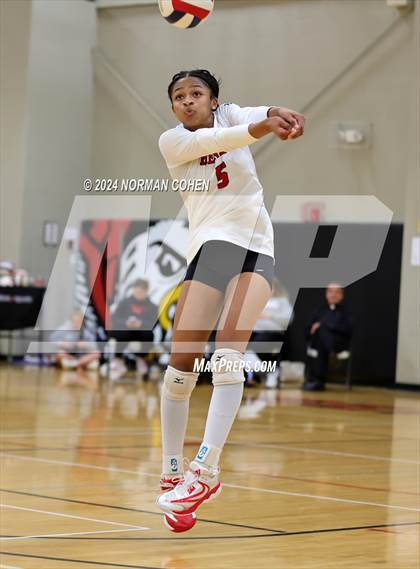 Thumbnail 2 in Joliet Catholic @ Benet Academy photogallery.