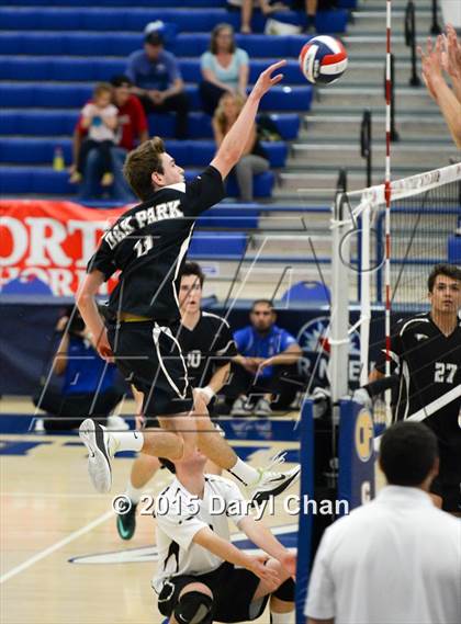 Thumbnail 3 in Oak Park vs. Corona del Mar (CIF SoCal Regional D2 Final) photogallery.