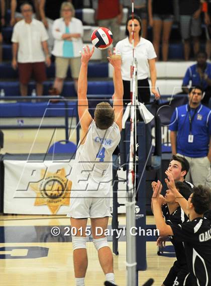 Thumbnail 1 in Oak Park vs. Corona del Mar (CIF SoCal Regional D2 Final) photogallery.