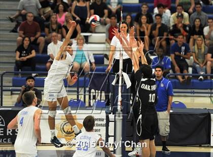 Thumbnail 1 in Oak Park vs. Corona del Mar (CIF SoCal Regional D2 Final) photogallery.