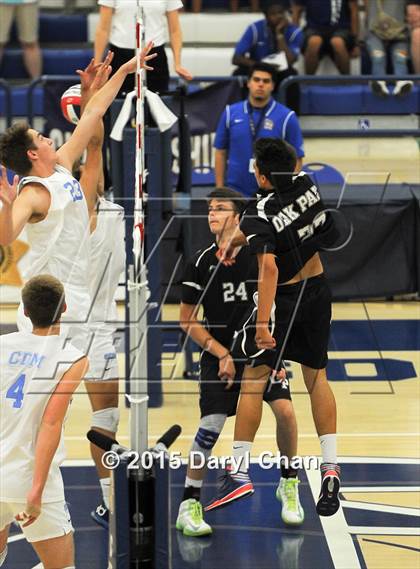 Thumbnail 2 in Oak Park vs. Corona del Mar (CIF SoCal Regional D2 Final) photogallery.