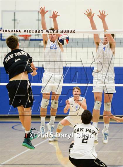 Thumbnail 1 in Oak Park vs. Corona del Mar (CIF SoCal Regional D2 Final) photogallery.
