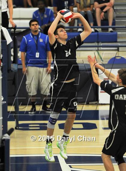 Thumbnail 1 in Oak Park vs. Corona del Mar (CIF SoCal Regional D2 Final) photogallery.
