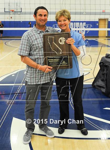 Thumbnail 2 in Oak Park vs. Corona del Mar (CIF SoCal Regional D2 Final) photogallery.