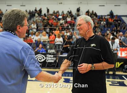 Thumbnail 3 in Oak Park vs. Corona del Mar (CIF SoCal Regional D2 Final) photogallery.