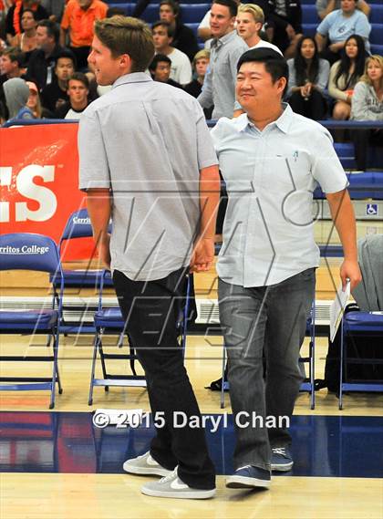 Thumbnail 2 in Oak Park vs. Corona del Mar (CIF SoCal Regional D2 Final) photogallery.