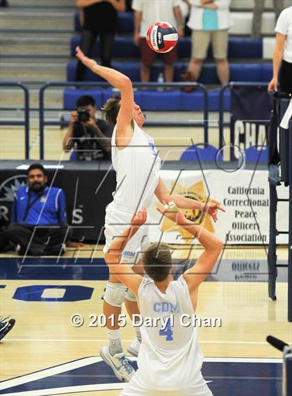 Thumbnail 1 in Oak Park vs. Corona del Mar (CIF SoCal Regional D2 Final) photogallery.