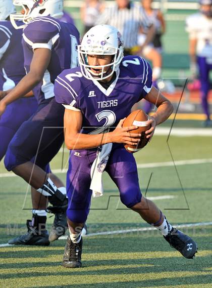 Thumbnail 2 in Thrall vs Florence (Dale Hansen Football Classic) photogallery.
